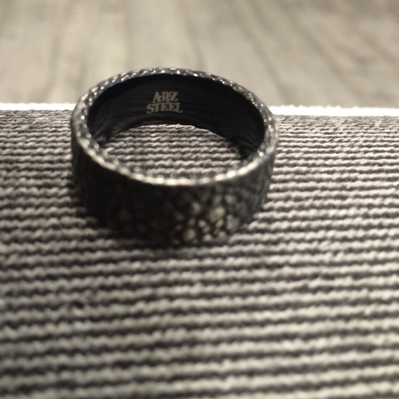 Black stainless steel ring - Picture 3 of 4
