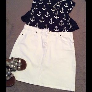 J. CREW Jean Skirt Size 8 spandex LIKE NEW