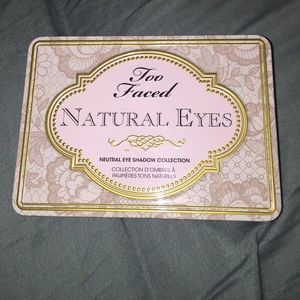 Eye shadow palette