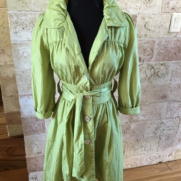 Light green trench with yellow polka dots - Picture 1 of 3