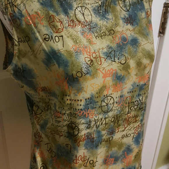 M K M Design Shirt - Picture 2 of 4