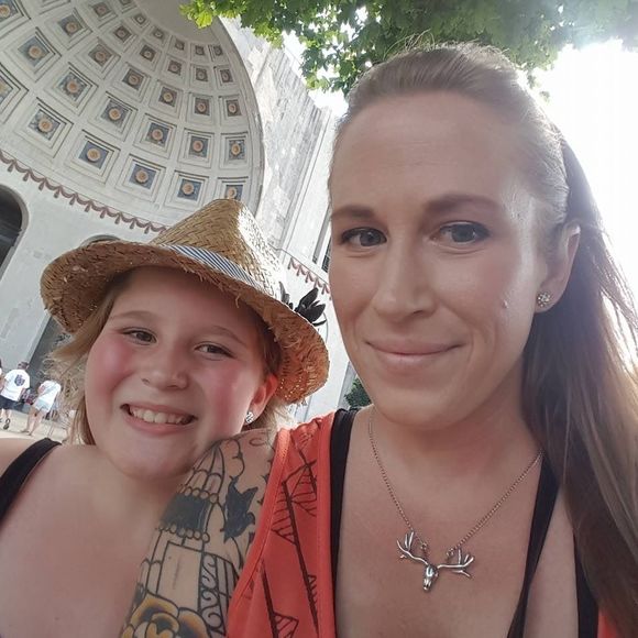 Meet your Posher, Genna