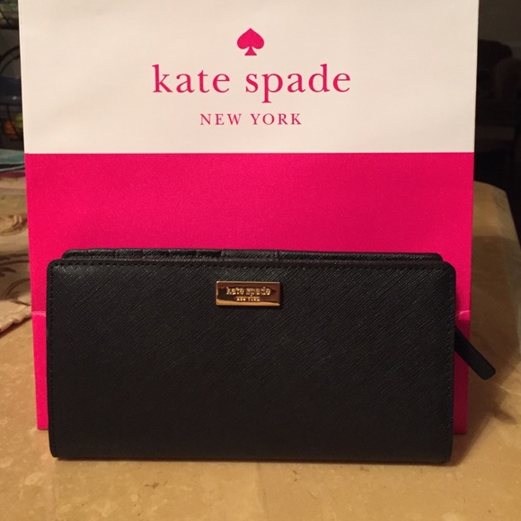 Kate Spade Newbury lane wallet