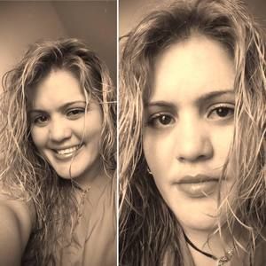 Meet your Posher, Idania