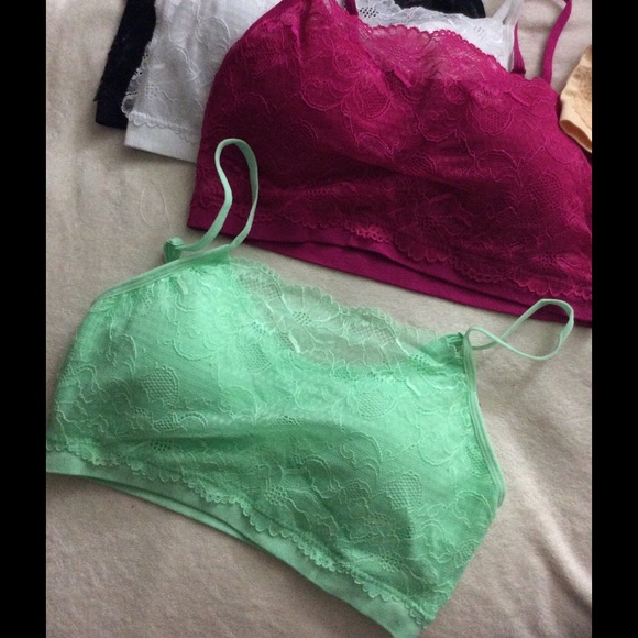 SOLD🧁Mint Lace Bralette - Picture 3 of 3