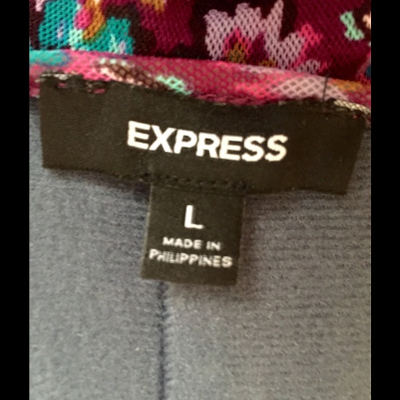 Express ruffle tank fuchsia paisley print size L - Picture 4 of 4