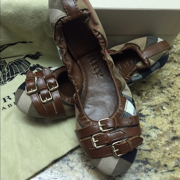 Burberry flats