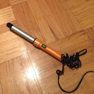 Bed head curling wand. Used once
