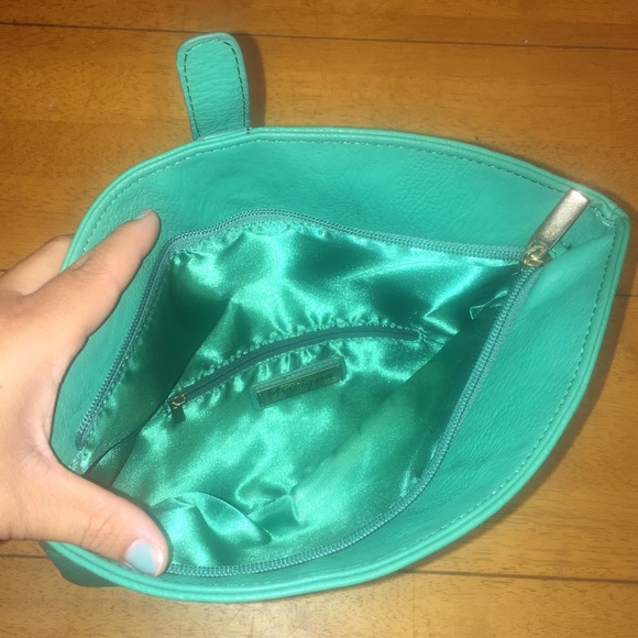 Clutch - Picture 3 of 3