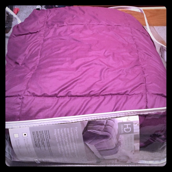 Full/Queen size Purple comforter