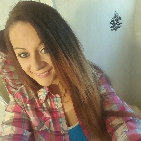 Meet your Posher, Sarabeth - Picture 2 of 2