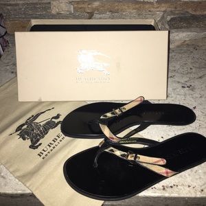 Burberry Parson Flip flops 9