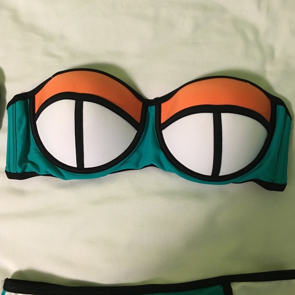 Bathing suit - Picture 2 of 4