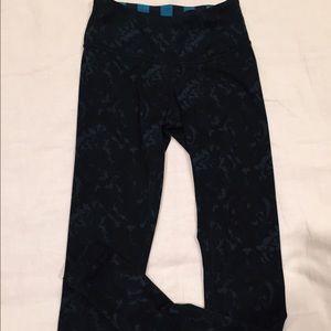 ❌ SALE ❌ Reversible print Lulu Lemon leggings