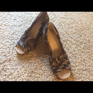 Toms Wedge shoe