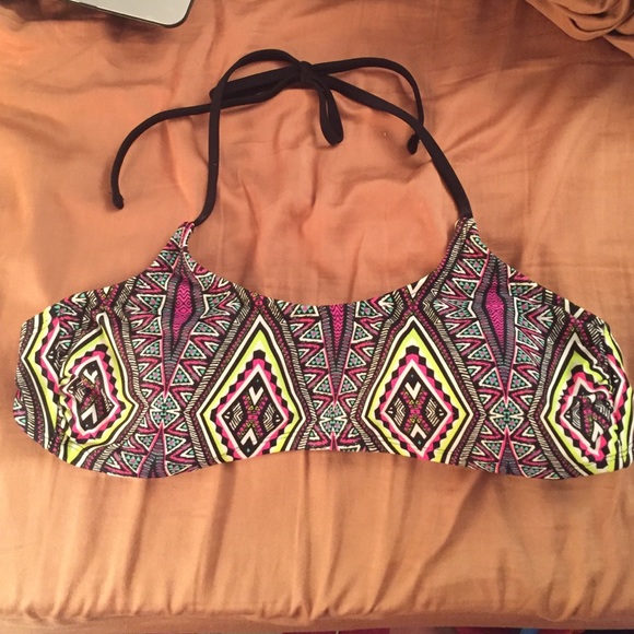Scoop neck halter bikini top