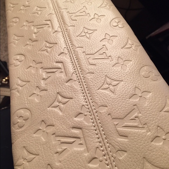 Louis Vuitton Leather Empreinte Lumineuse bag - Picture 4 of 4