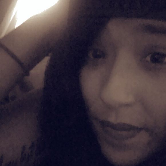 Meet your Posher, Kayla - Picture 1 of 1