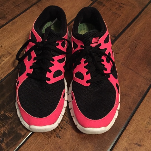 Nike Shoes - Pink Nike Free Run 2