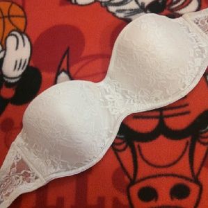 white, lace, strapless bra !