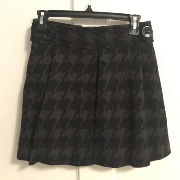 Women's Express gray and black skirt