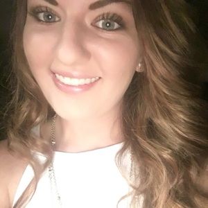 Meet your Posher, Courtney