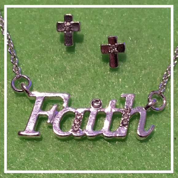 💥SOLD💥 Necklace w/FREE Earrings & Gift Box