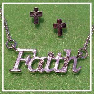 💥SOLD💥 Necklace w/FREE Earrings & Gift Box