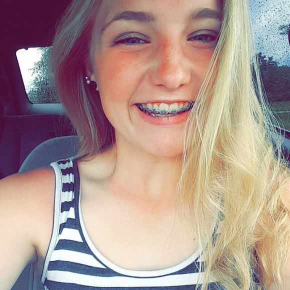 Meet your Posher, Alexis - Picture 1 of 1