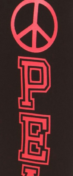 Women Legging, Tights, & Pantyhose - Picture 3 of 4