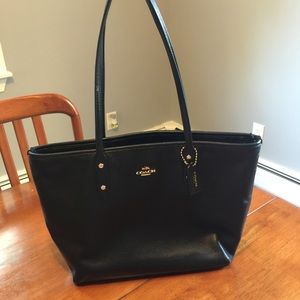 Coach medium tote