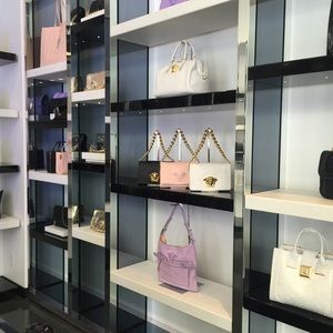 Meet your Posher, Laketa