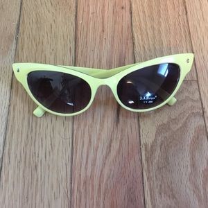 AJ Morgan cat eye sunglasses