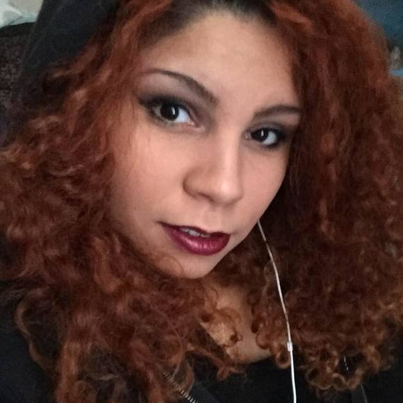 Meet your Posher, Crystal