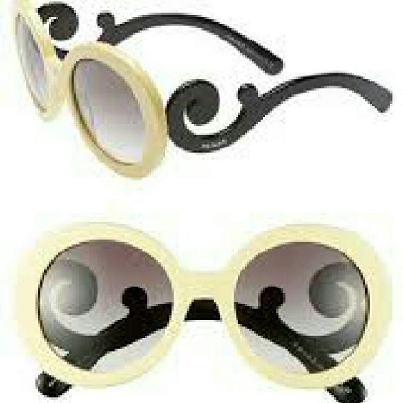Prada Baroque - Picture 2 of 3