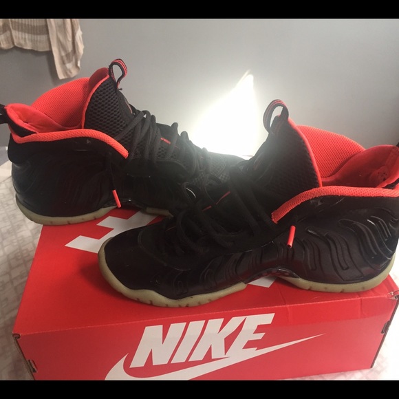 Nike Yeezy Foams - Picture 2 of 3