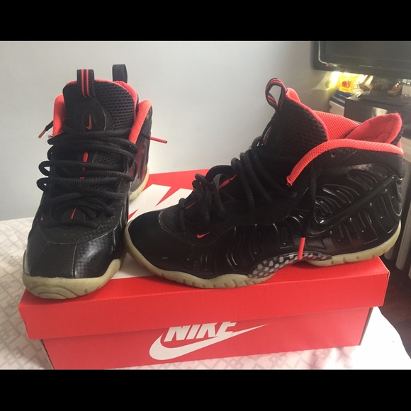 Nike Yeezy Foams - Picture 3 of 3