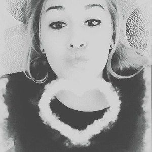 Meet your Posher, Ella