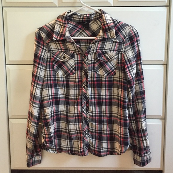 H&M plaid button up! - Picture 1 of 2