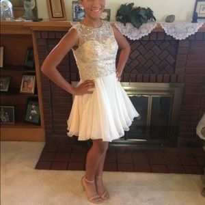 Short homecoming dress! Size M(size 6)