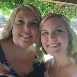 Meet your Posher, Courtney