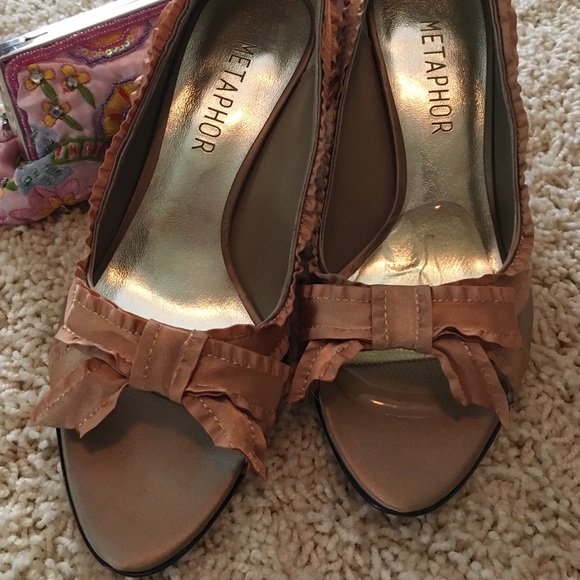 Metaphor: Open toe pumps - Picture 6 of 7