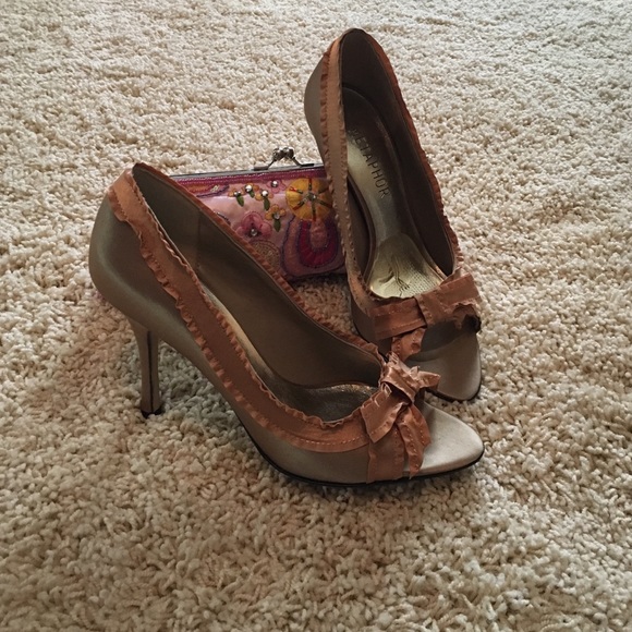 Metaphor: Open toe pumps - Picture 7 of 7