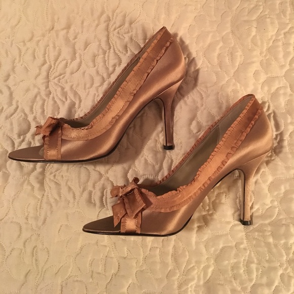 Metaphor: Open toe pumps - Picture 5 of 7