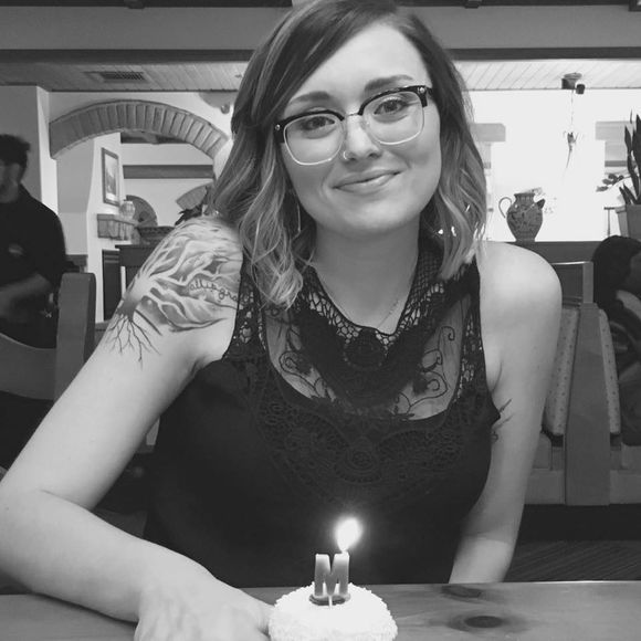 Meet your Posher, Becca - Picture 1 of 1