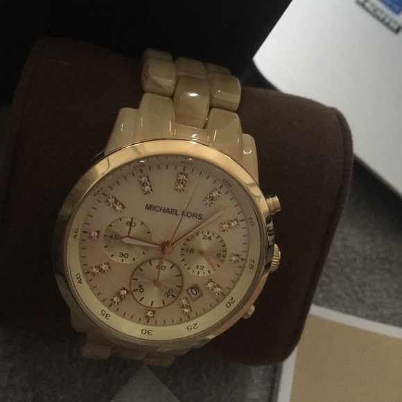 Michael Kors MK5217 Oversized Horn Watch - Picture 3 of 4