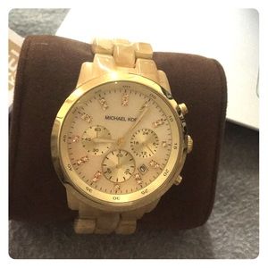 Michael Kors MK5217 Oversized Horn Watch