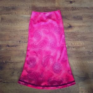 Long pink skirt! 💋