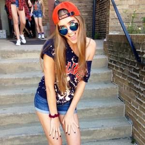 Meet your Posher, Julia