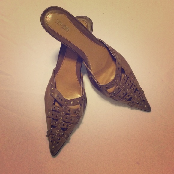 Splash peep toe pumps!